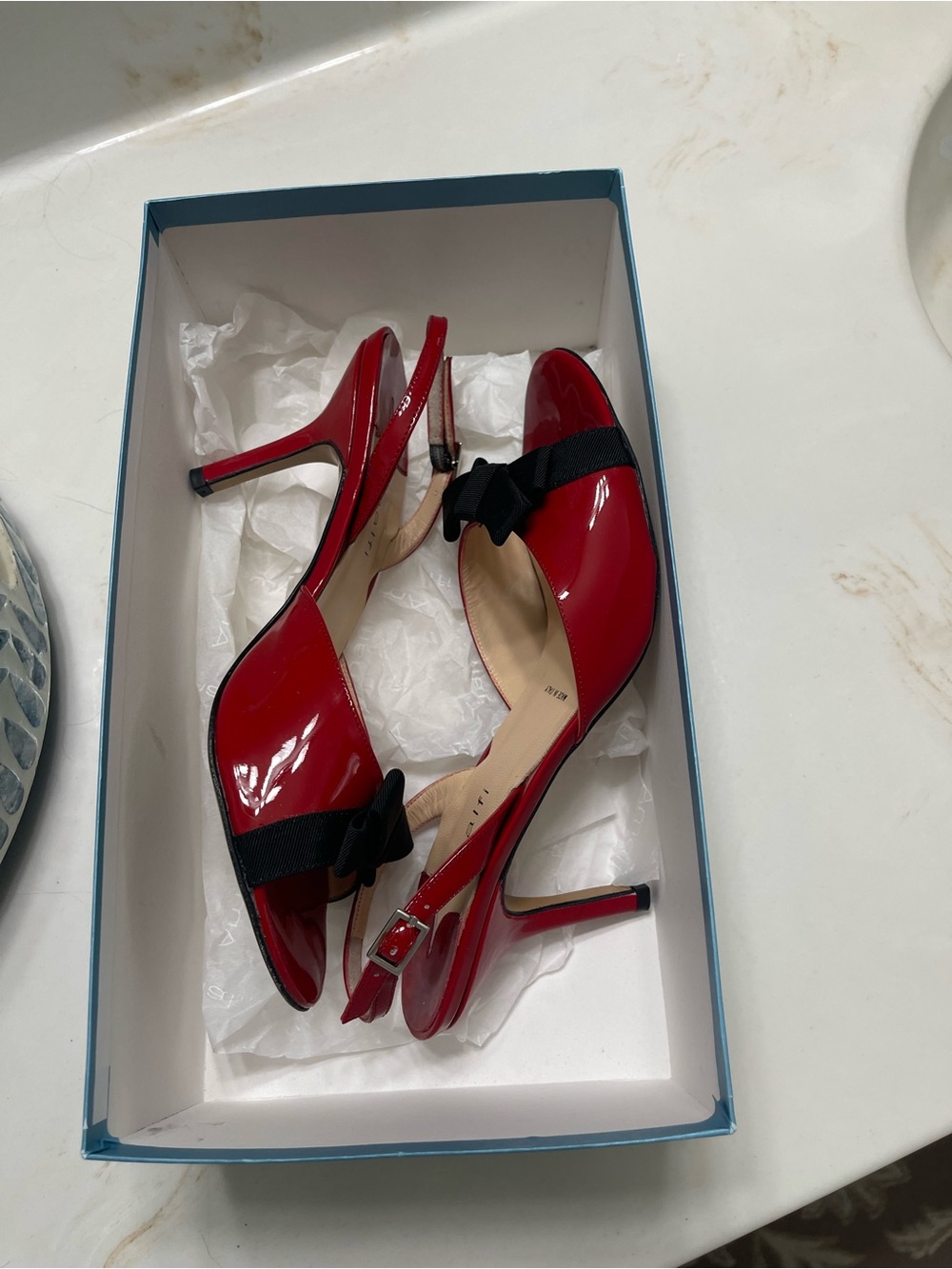 Amalfi Red Patent Slingback Sandals with Black Bow Size 7.5 W - Picture 3 of 7